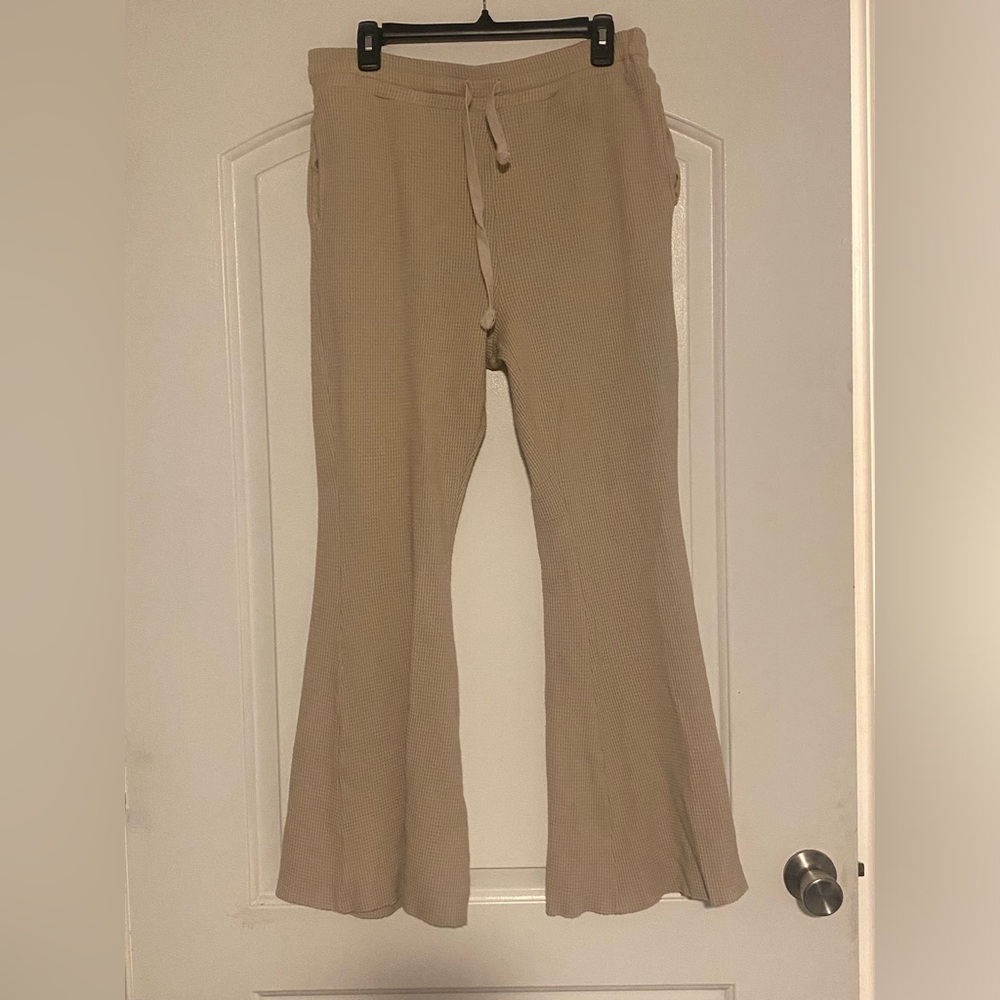XL American Eagle Waffle Knit Flare Pants - Cream